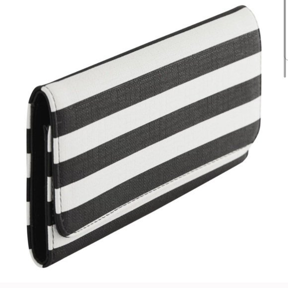 *NWT Kut from the Kloth Black&White Striped Wallet - Picture 2 of 6